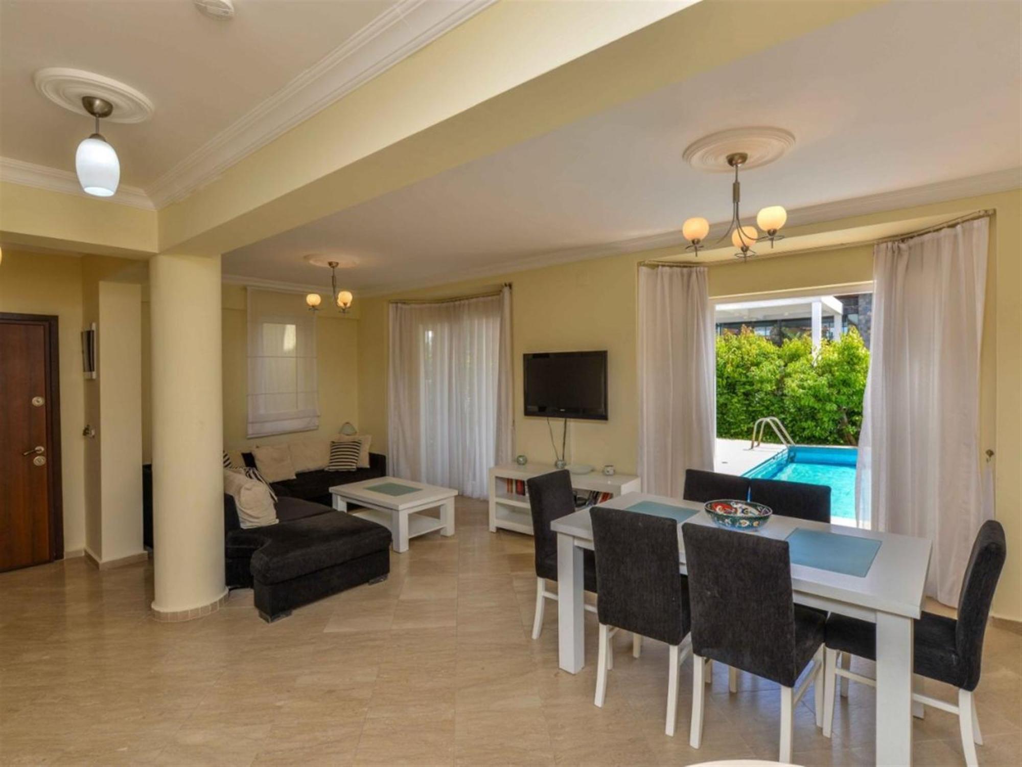 Sunset Club Lebrentals דירה